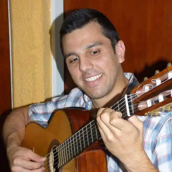 Florencio Flores: huella de Música y Guitarra