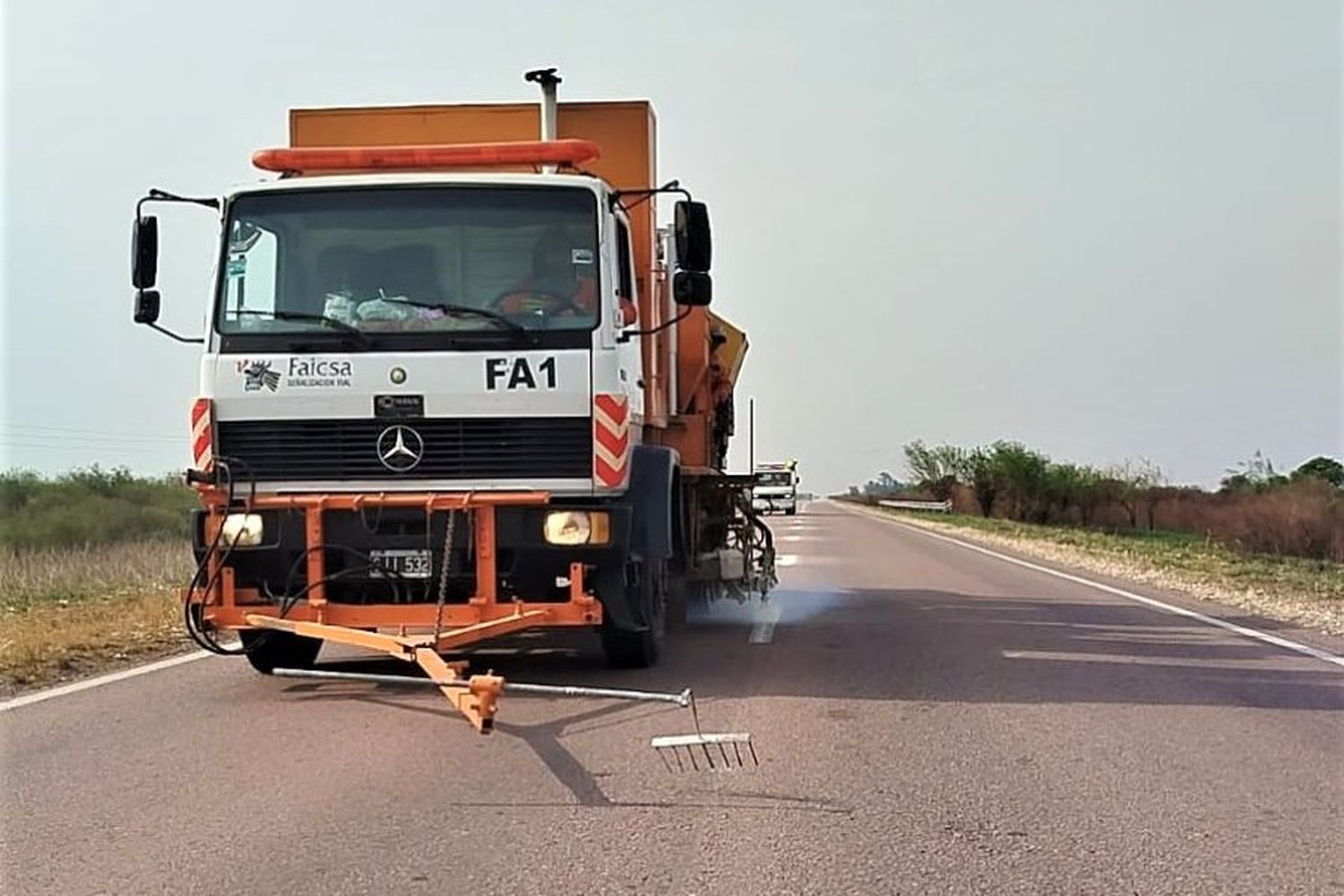 Siguen los trabajos de demarcación en la RN95, desde Villa Minetti hasta el límite con Chaco