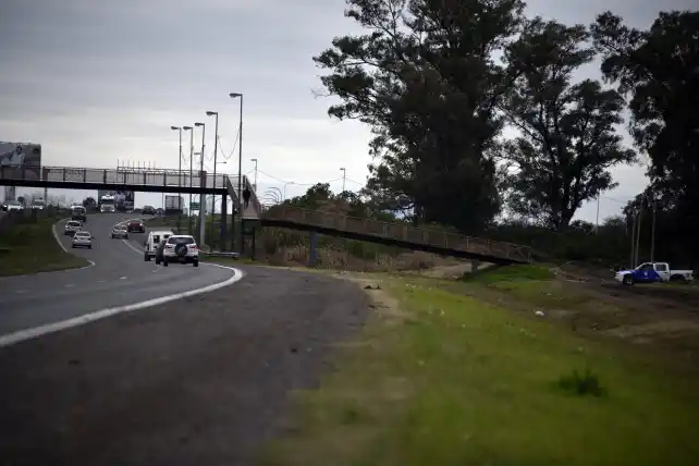 Los asaltan en la autopista a Córdoba y los persiguen a caballo