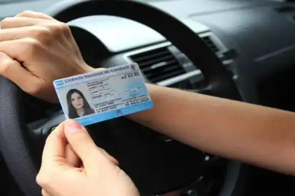 El Gobierno trabaja para anunciar una licencia de conducir sin vencimiento