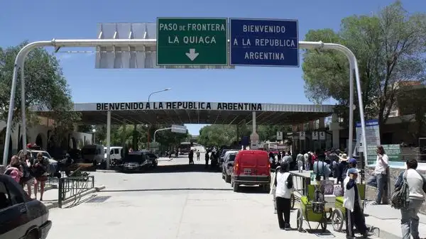 El Gobierno evalúa crear una policía migratoria
