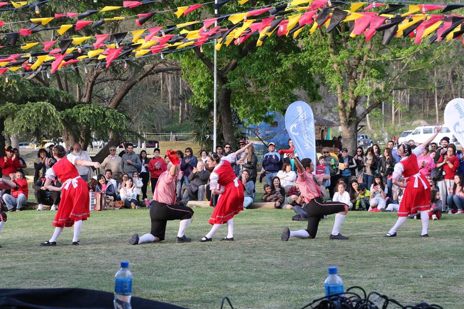 Con gran cantidad de público, comenzó el  Oktoberfest en el Náutico