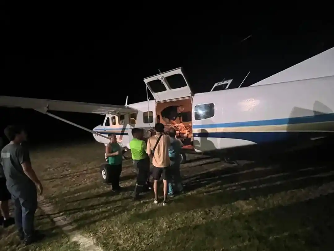 Un vuelo sanitario partió del Aeroclub Tandil rumbo a La Plata durante la noche del miércoles.