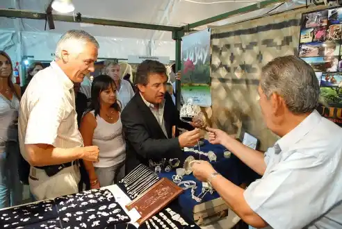 Urribarri visita hoy Gualeguaychú, Colón y Victoria