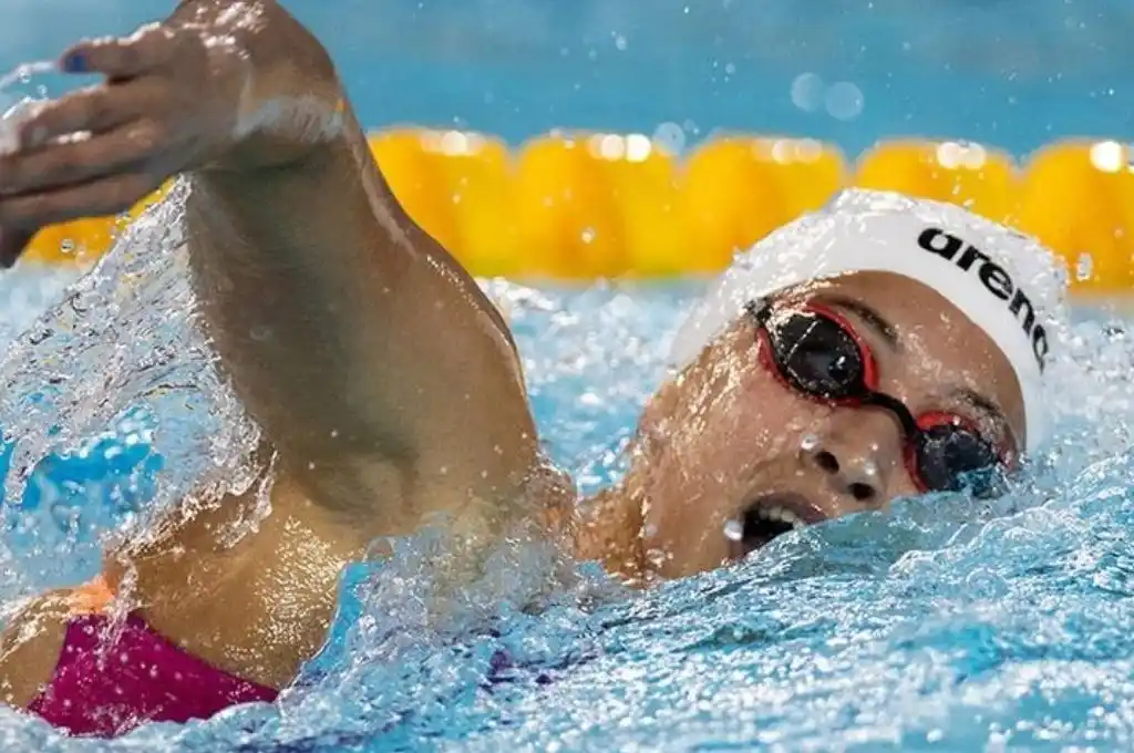 El gran triunfo de Delfina Pignatiello en el Sudamericano de Natación