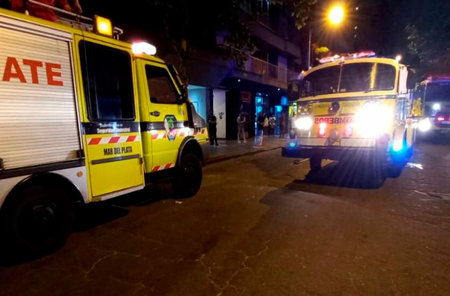 Rescatan a una mujer de 97 años ante el incendio de su departamento