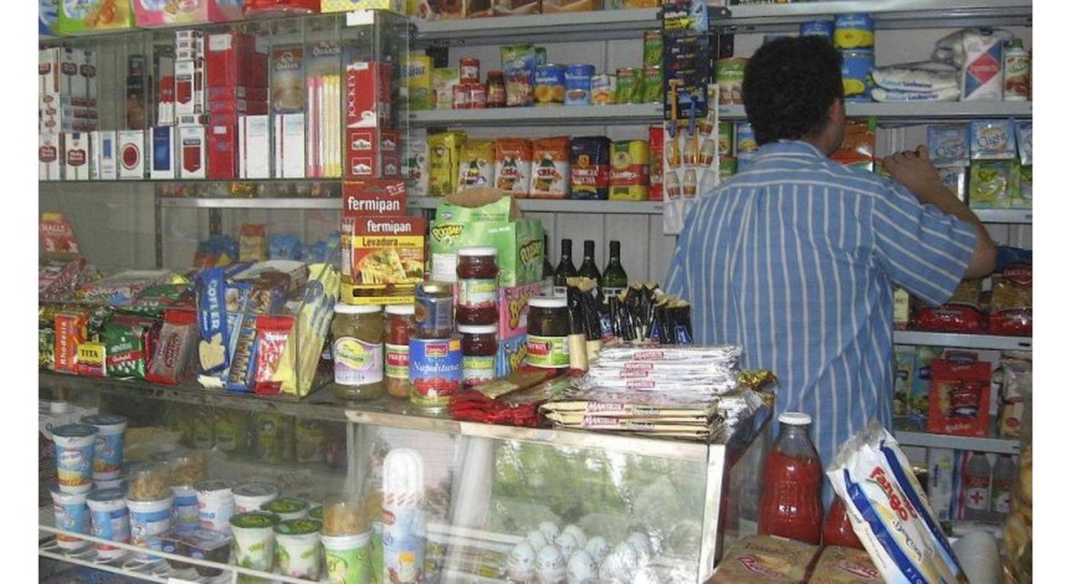 Comienzan a regir las canastas de frescos y de productos esenciales en comercios de cercanía