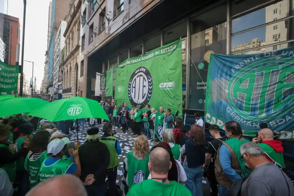 Estatales nacionales en alerta porque se vencen 70.000 contratos el 31 de diciembre