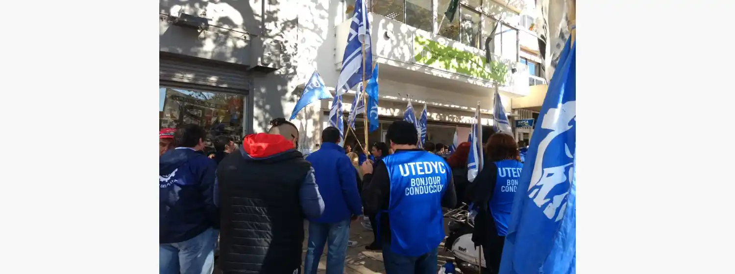 Trabajadores del natatorio Lafayette mantuvieron una reunión en el Ministerio de Trabajo