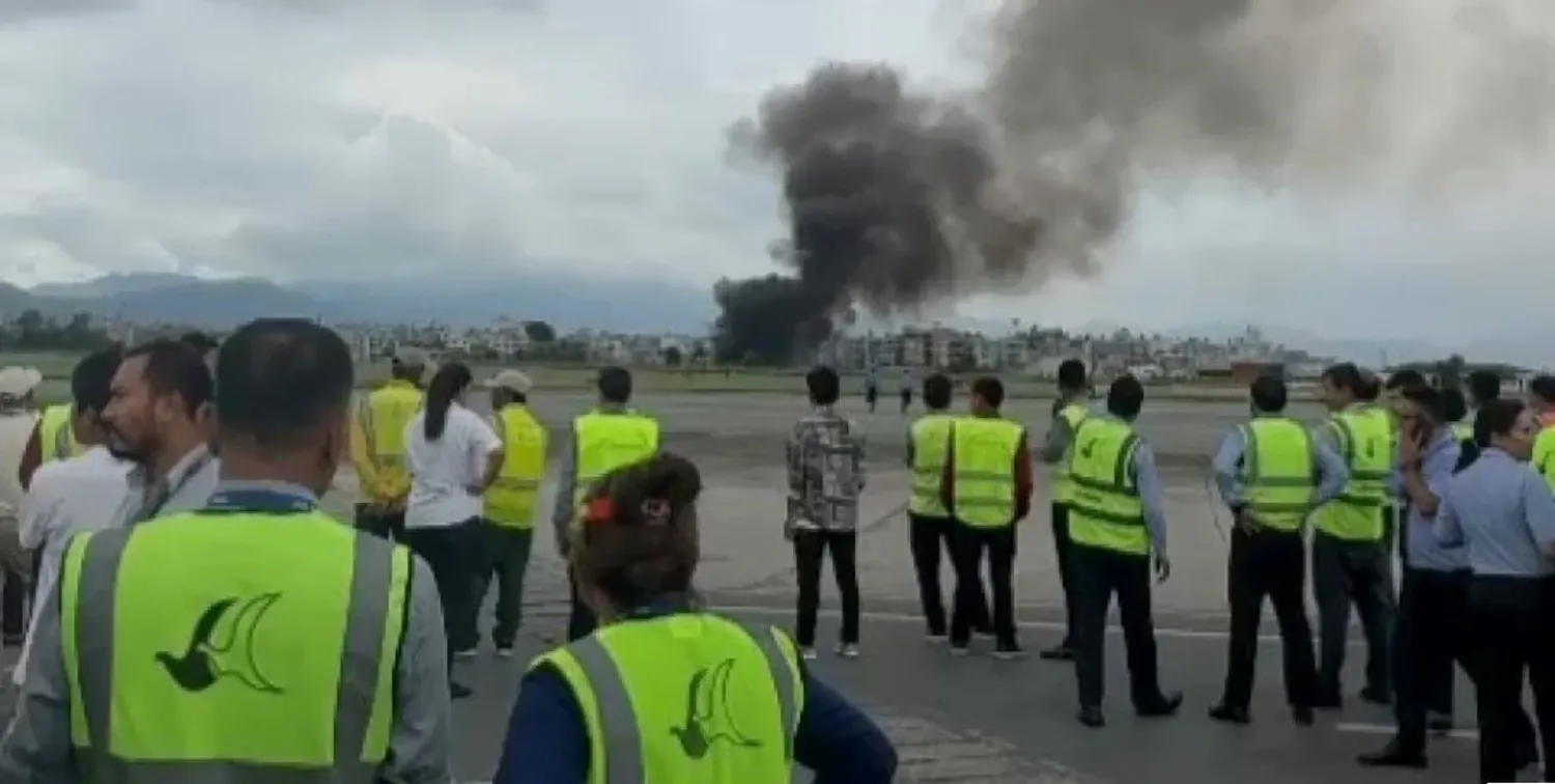 Video: se estrelló un avión en Nepal y se solo se salvó el piloto