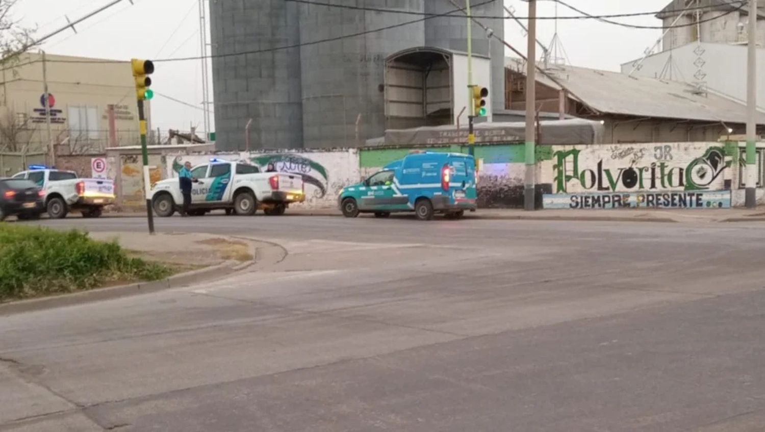Un patrullero chocó a un Alfa Romeo en Bahía Blanca: El policía dio positivo de marihuana