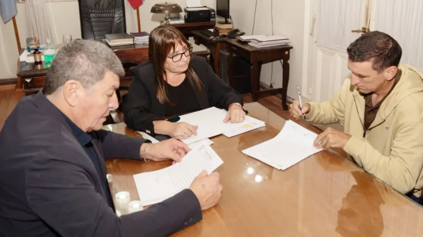 Se rubricó el contrato para construir 10 nuevas viviendas al personal policial en Chajarí
