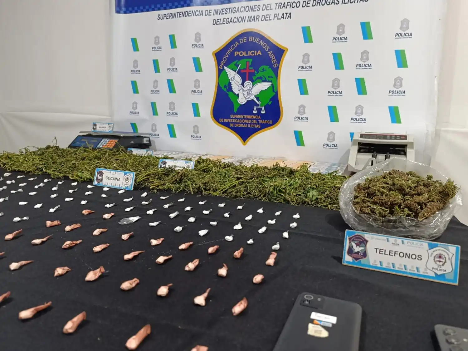 También demolieron tres búnkers y detuvieron a un hombre con pedido de captura por abuso sexual.