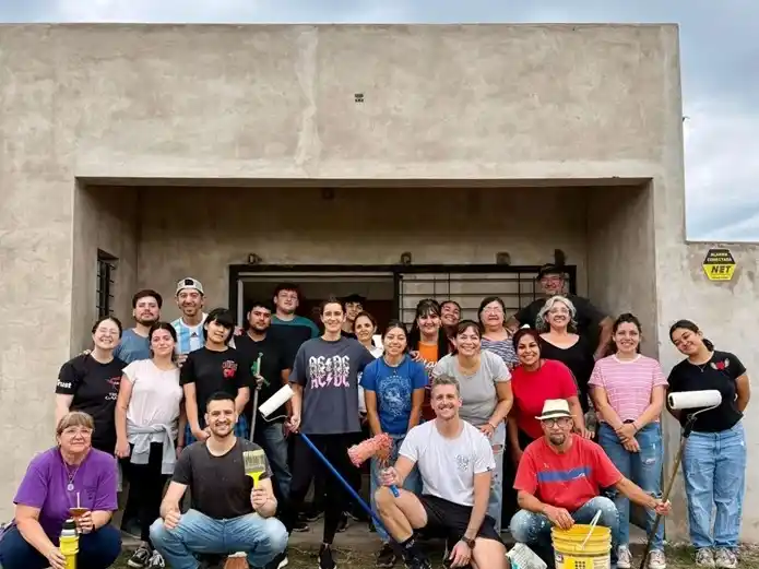 Voluntarios uniendo esfuerzos para ayudar y acompañar al Merendero Mimarte.