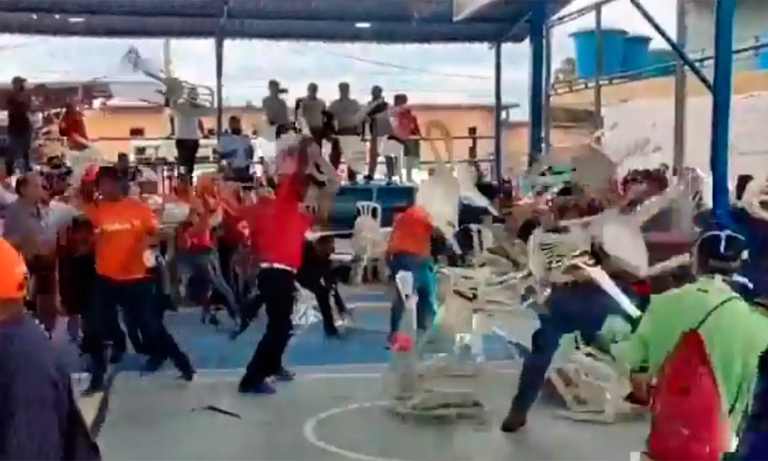 «SIN SILLAS POR FAVOR»: Diosdado Cabello dice que la pelea en Zulia era entre opositores