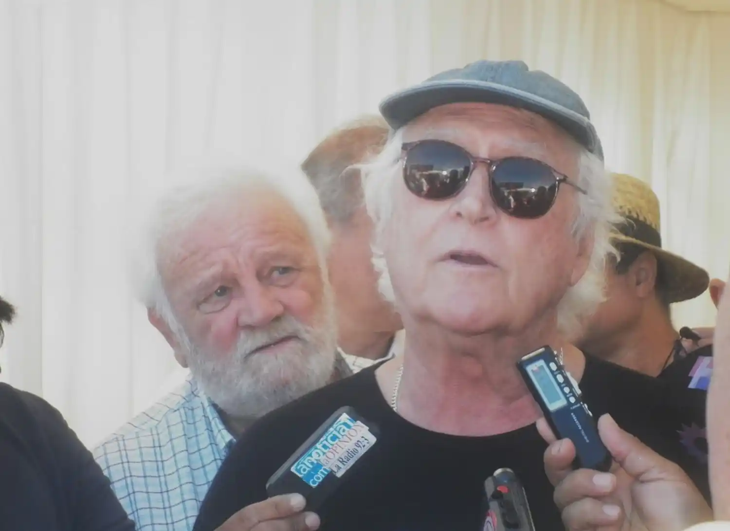 Pino Solanas murió por coronavirus en París: el día que el cineasta y político lanzó Proyecto Sur en San Pedro