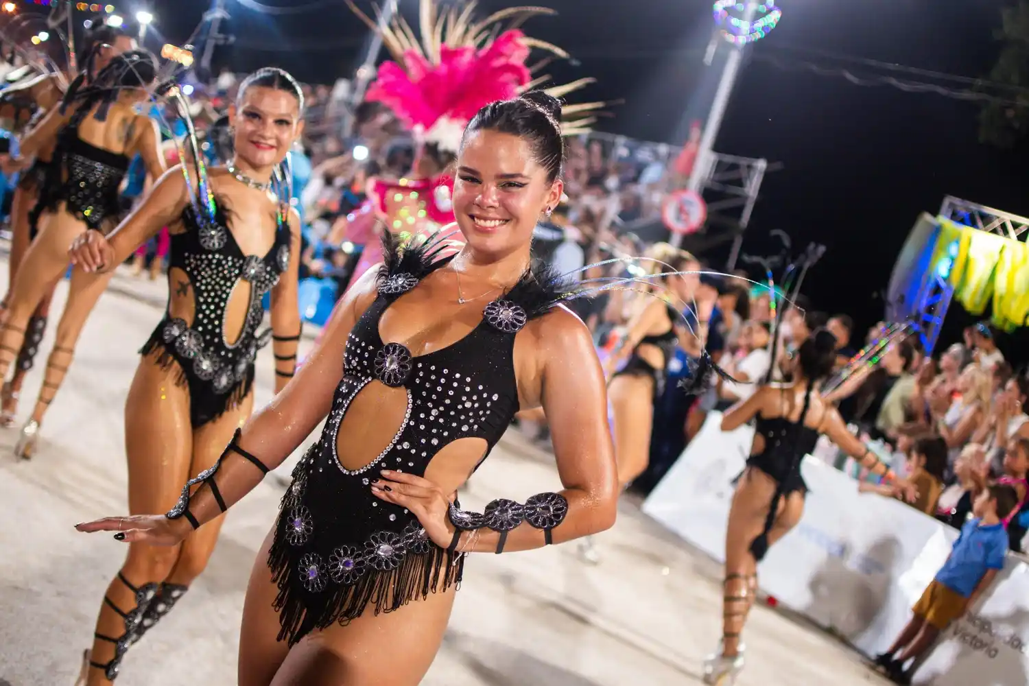 Victoria celebró con esplendor la tercera noche de carnaval "¡Oh, Capitalísima!"