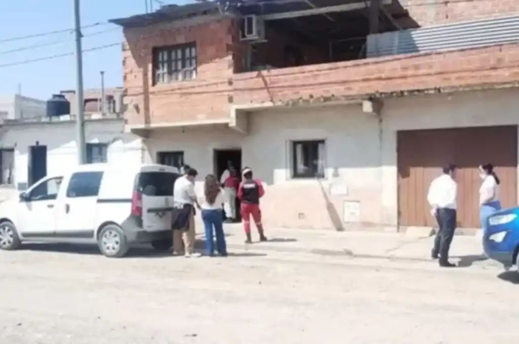 Un joven de 19 años mató a su madre, convivió dos días con el cuerpo en el interior de su domicilio y luego se quitó la vida al tirarse de un puente.