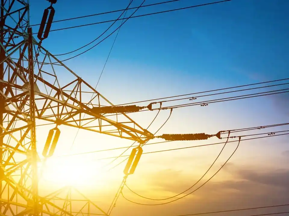 El Gobierno desreguló el mercado eléctrico. Se sumó a la decisión de unificar ENRE y ENARGAS