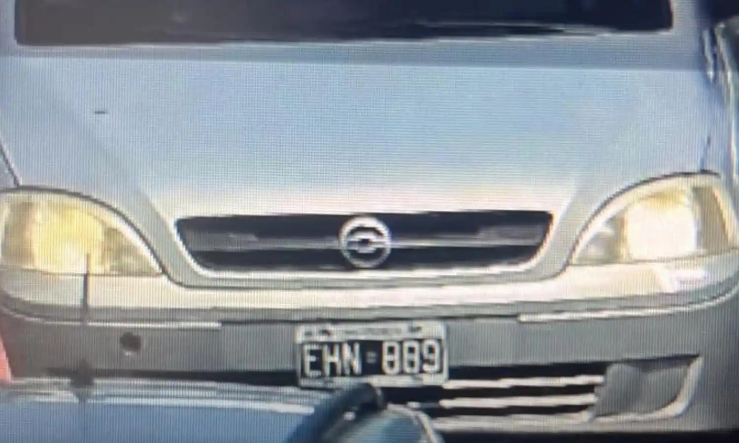 El vehículo captado por las cámaras de seguridad de la estación de servicio.