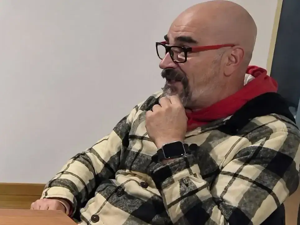 Balario era una figura ampliamente reconocida en Sierra de la Ventana y localidades cercanas por su extensa trayectoria como conductor, locutor y animador de eventos populares.