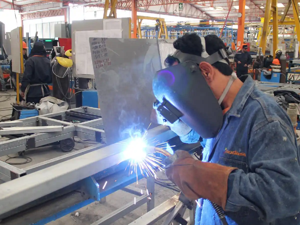 El Gobierno destina $30.000 millones para que Pymes paguen salarios