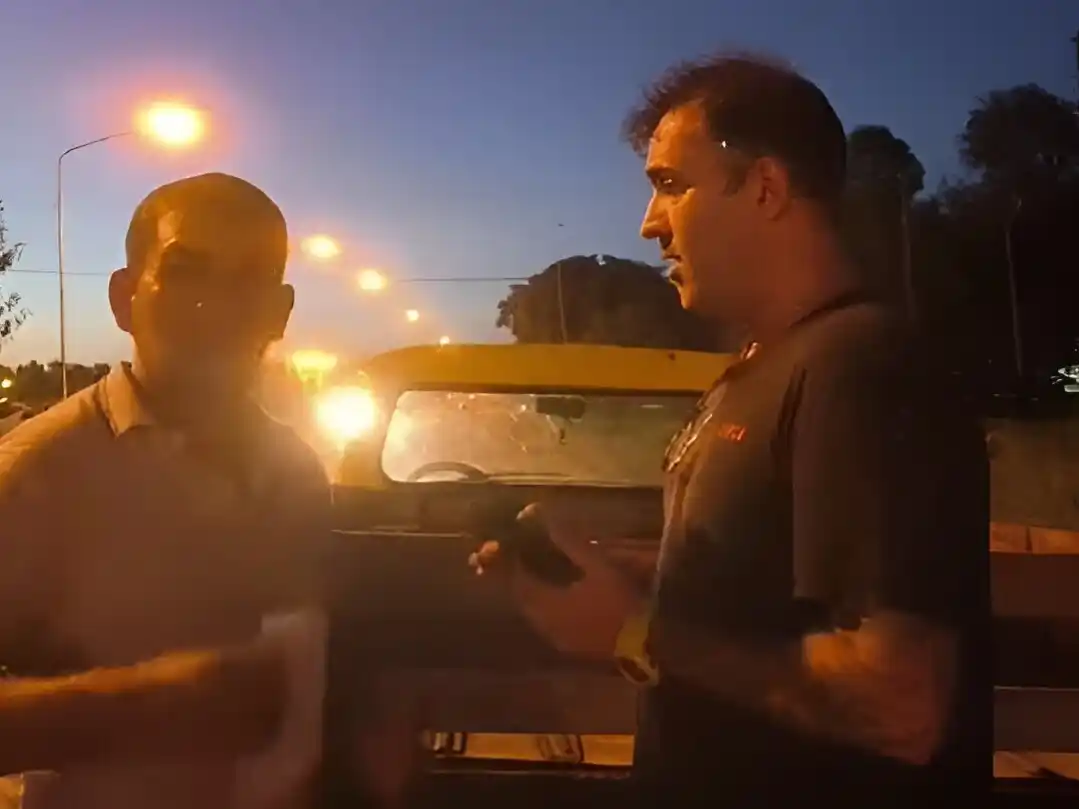 Rivas y el director de Tránsito, Armando Caballero, durante el procedimiento.