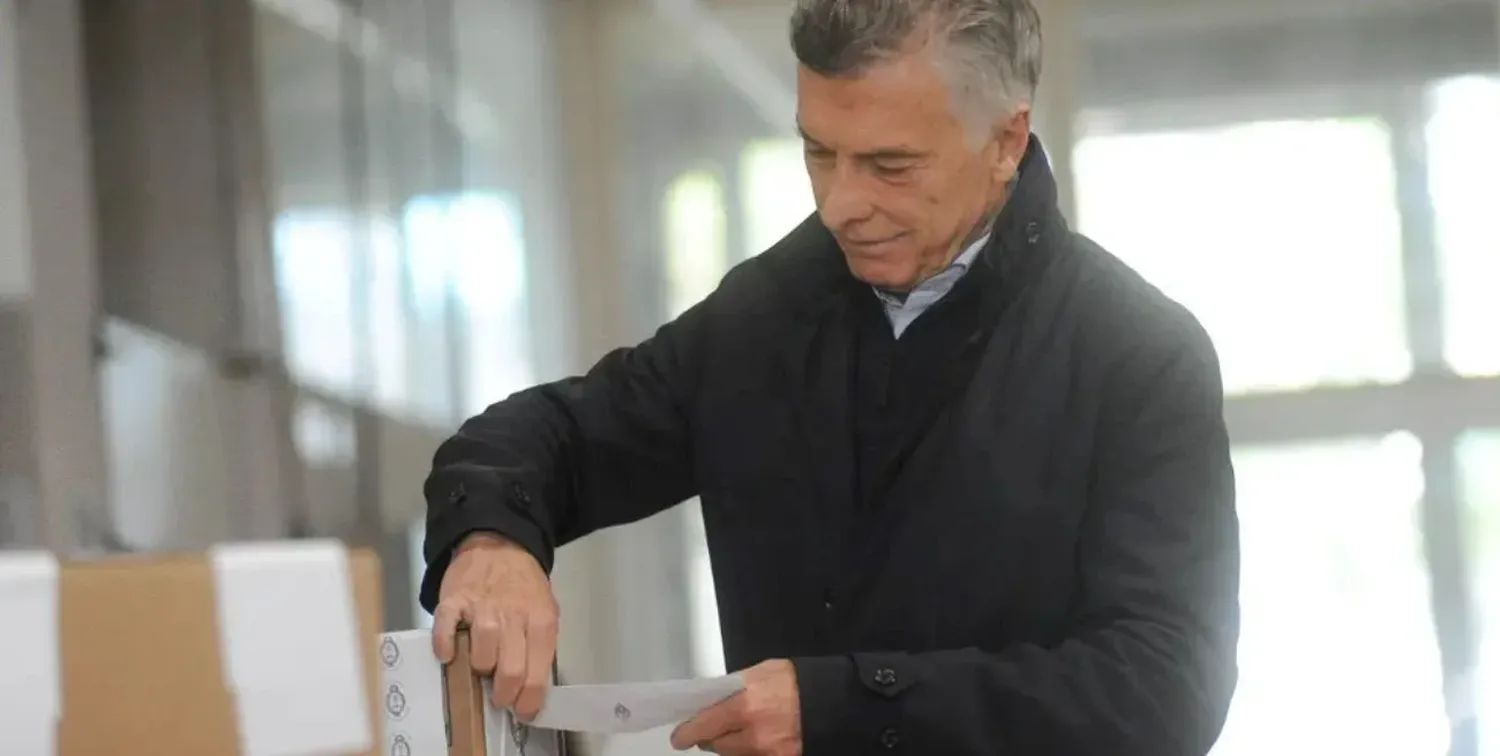 Mauricio Macri, emitió su voto en el colegio Lenguas Vivas de la Ciudad de Buenos Aires