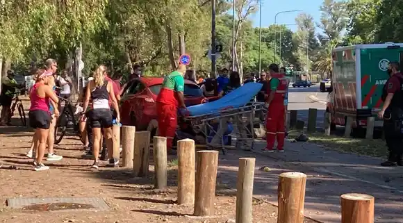 Un conductor atropelló ciclistas y mató a una mujer