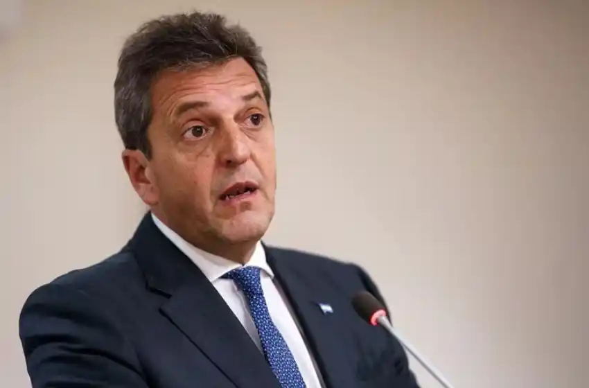 Massa desactivó la resolución del Banco Central y acordó reducción de comisiones con Mercado Pago