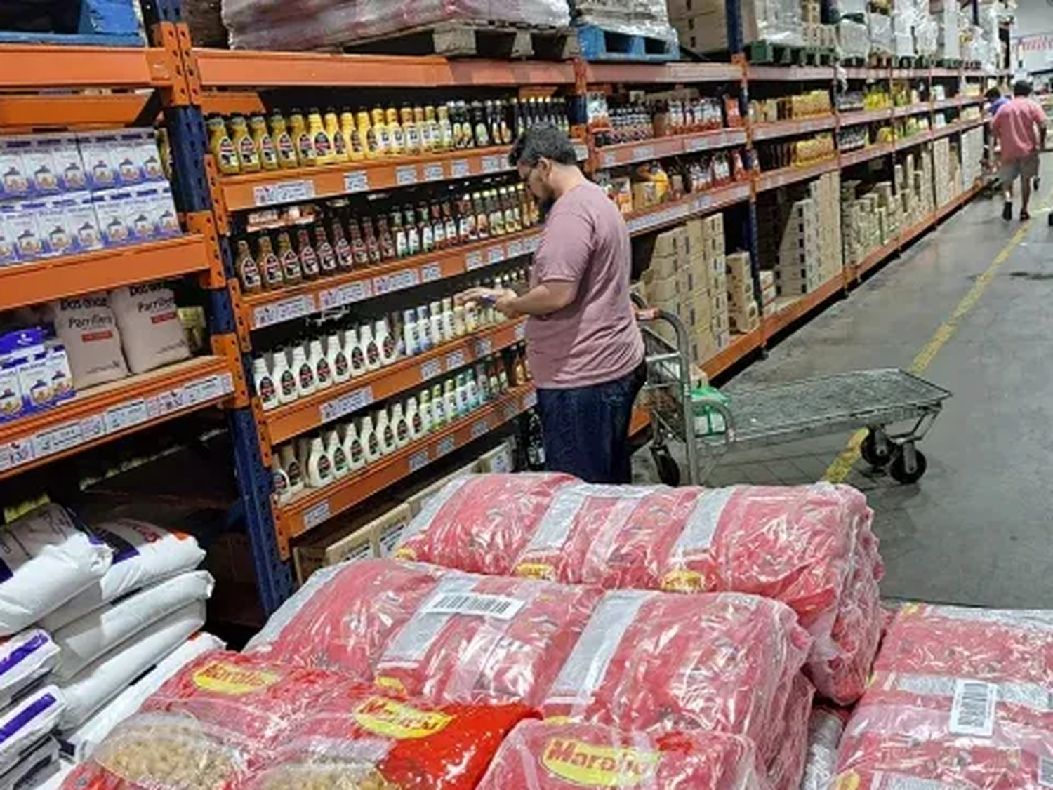 Los precios mayoristas aumentaron 0,8% en diciembre y acumularon un alza de 67,1% en 2024