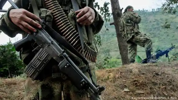 CARACAS LO NIEGA: muere militar colombiano en ataque de las FARC en la frontera con Venezuela