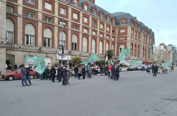 Casineros cortan parcialmente la costa