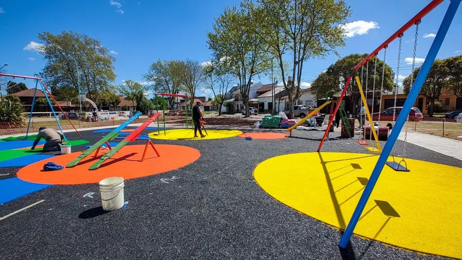 Realizan mejoras en la plaza Monteagudo del barrio San Cayetano