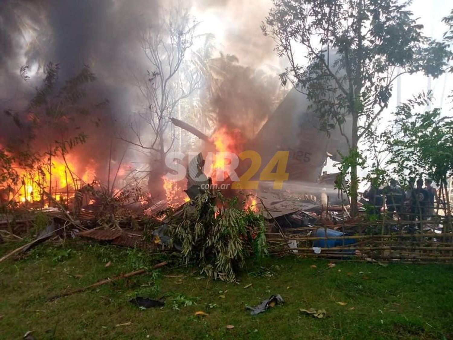 Un avión militar con 92 personas a bordo se estrelló en Filipinas
