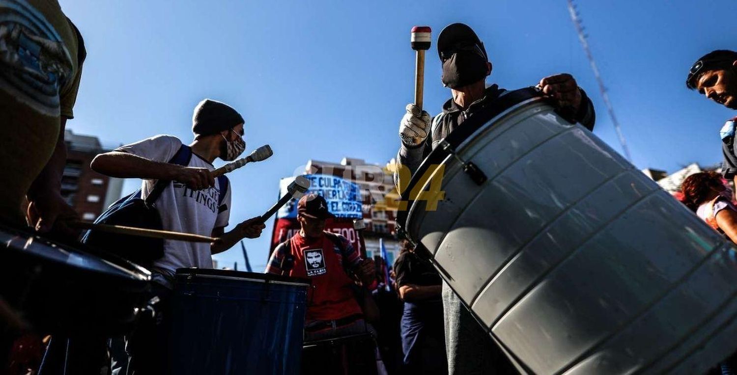 Movimientos sociales, sindicatos y sectores marchan en contra de la Corte Suprema