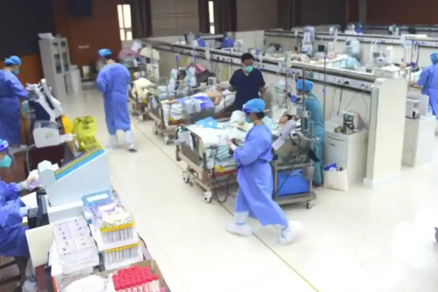 China: El número de pacientes hospitalizados por Covid-19 continuaba en descenso