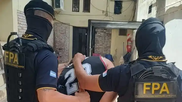 El hombre de 27 años fue detenido por agentes de la FPA.