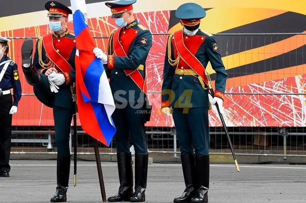 Rusia retira sus tropas de la frontera con Ucrania