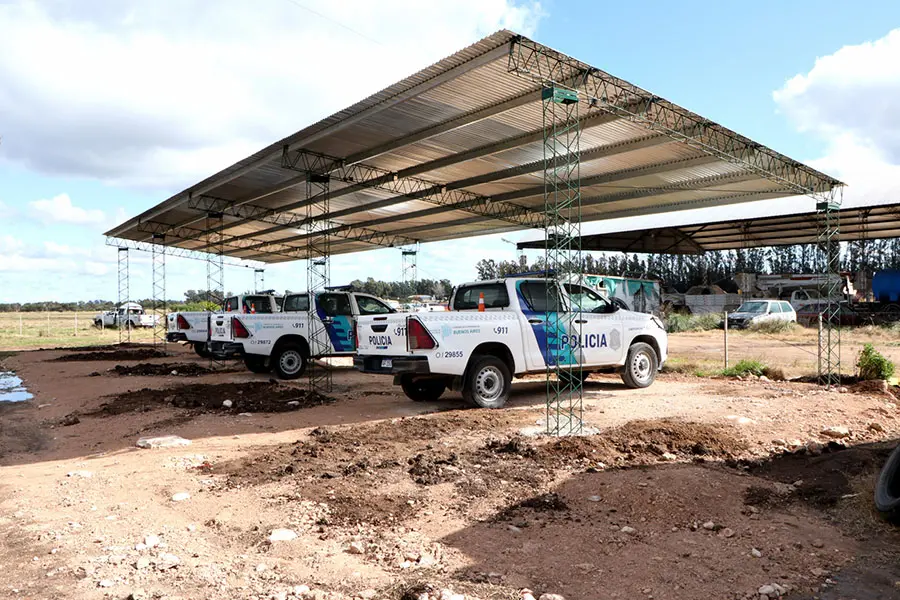 Construyen estacionamiento para los móviles policiales