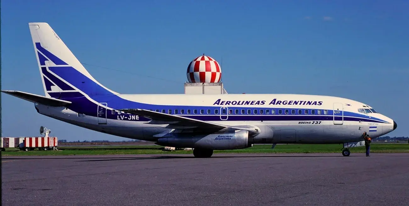 El avión con la peor suerte del mundo fue argentino: la increíble historia del Boeing 737-200 “Ciudad de Trelew”