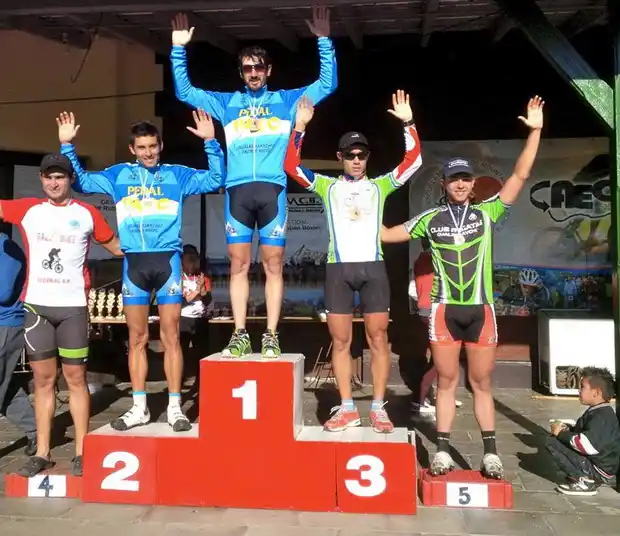 Triunfos de Ariel Maistegui y Rébori