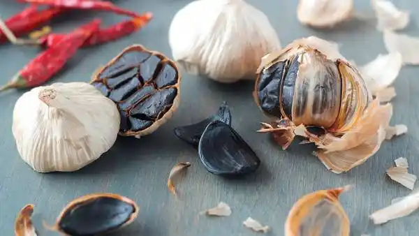 Ajo negro, el condimento que alarga la vida