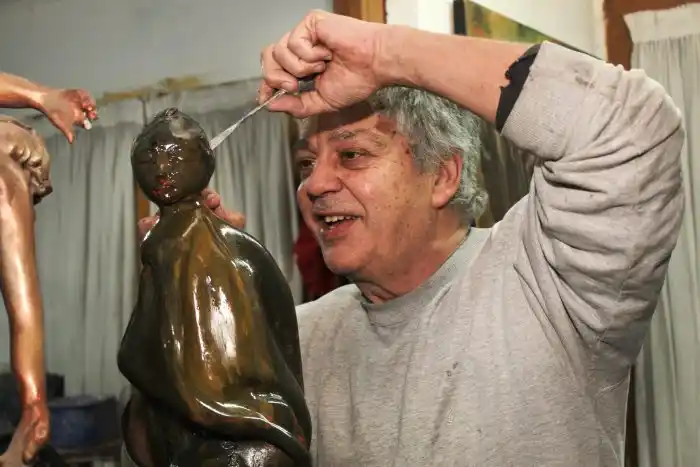 Muestra de escultura y pinturas de Enrique Parisey