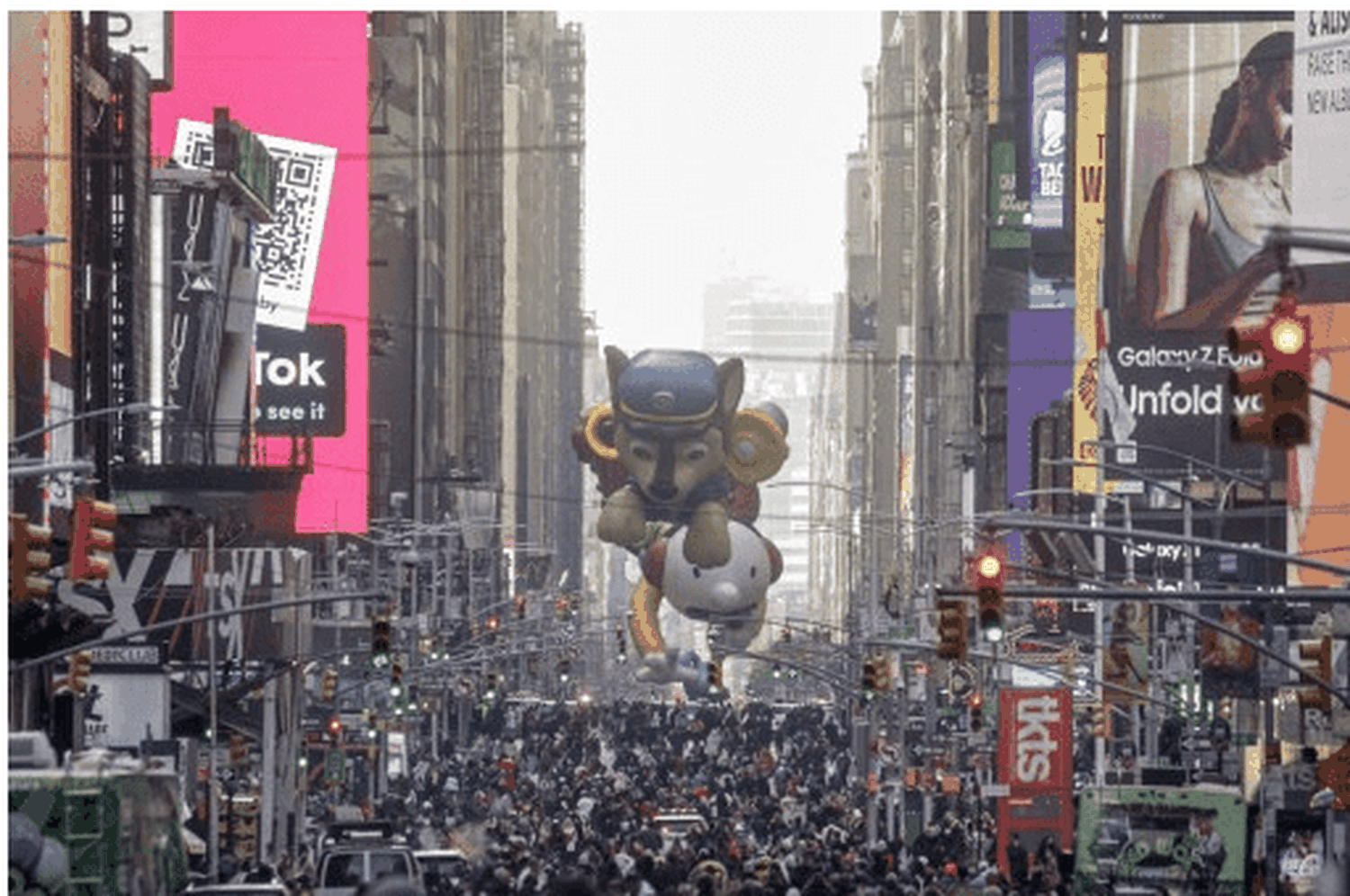 Los globos gigantes son la principal atracción del Thanksgiving. Fotos AFP