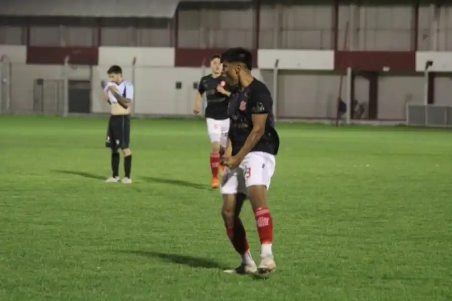 Victorias del "9" y Deportivo Tacural