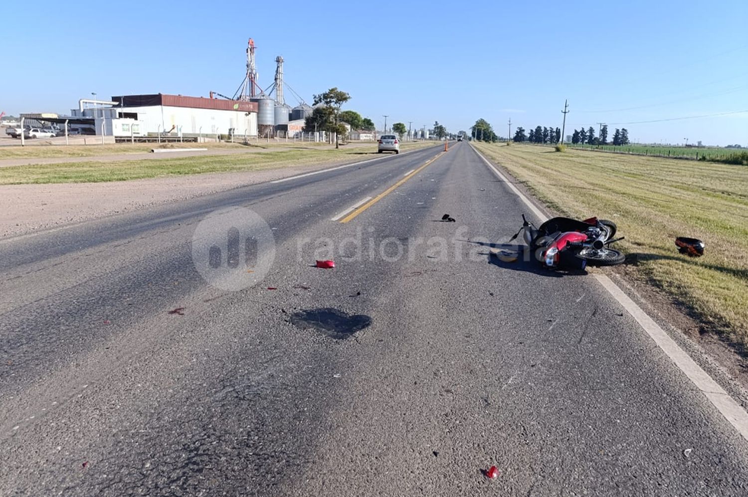 Un motociclista chocó contra un auto en Ruta Provincial N° 23 y sufrió graves heridas