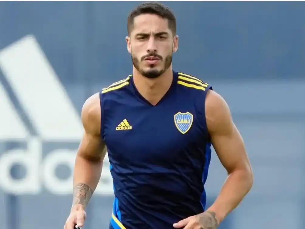 Figal podría ingresar en la zaga xeneize.