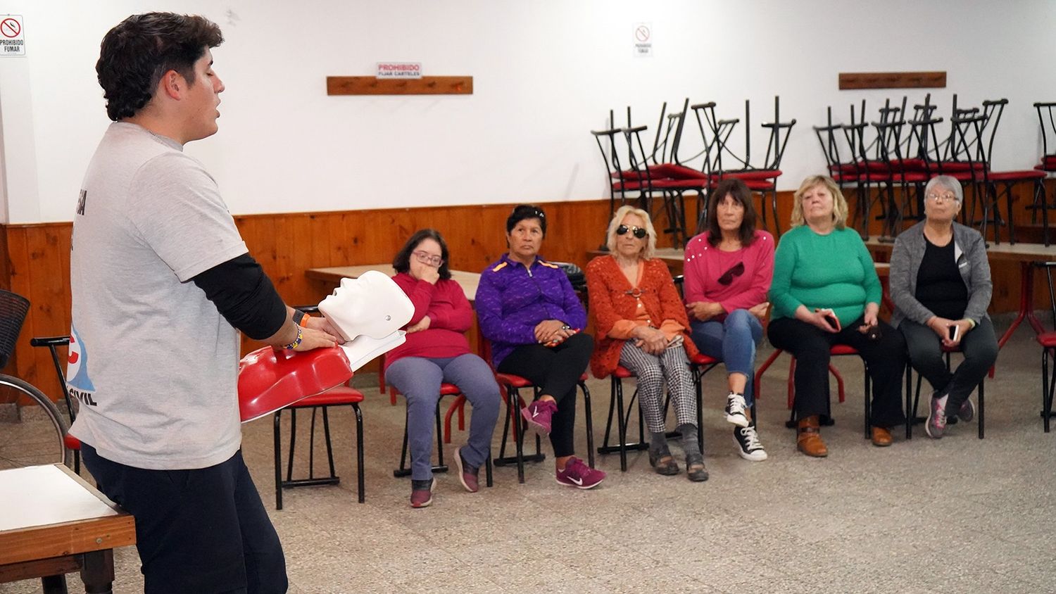 Taller de RCP. Dictó Joaquín Foss Osma de Defensa Civil para los vecinos