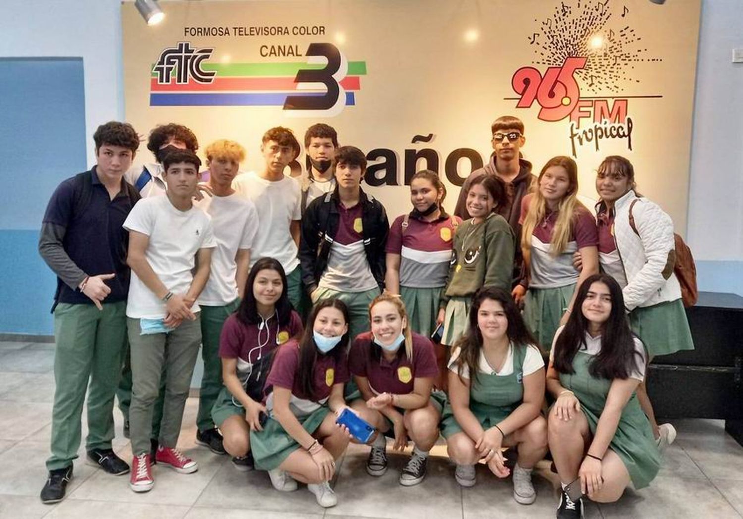 Estudiantes visitaron el Complejo de Radio
Tropical FM 96.9, Canal 3 y AGENFOR